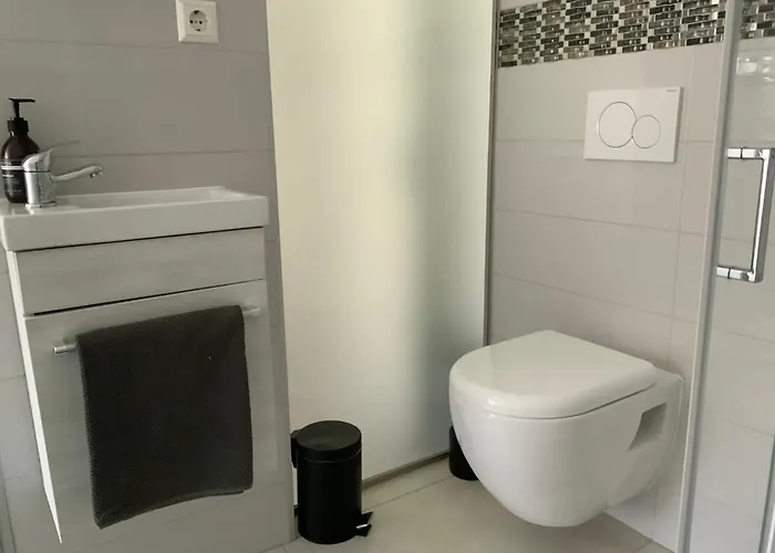 Executive Double With En-suite In Rue Trevires R3 Affittacamere 3*