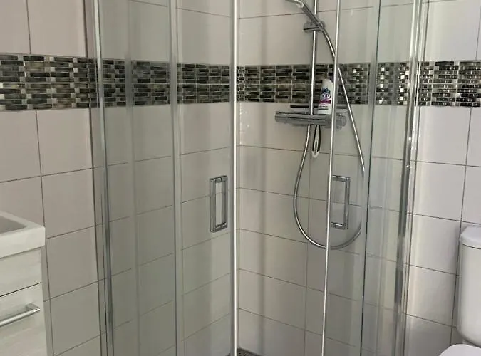 Affittacamere Executive Double With En-suite In Rue Trevires R3