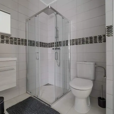 Executive Double With En-suite In Rue Trevires R3 Luxembourg