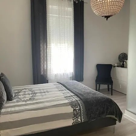 Maison d'hôtes Executive Double With En-suite In Rue Trevires R3