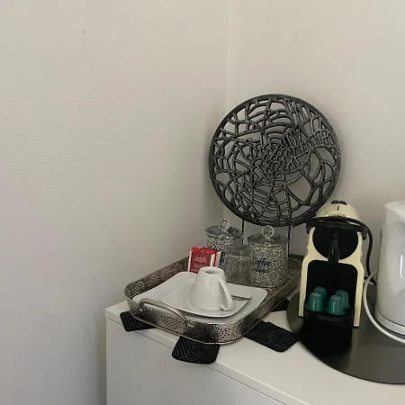 Penzion Executive Double With En-suite In Rue Trevires R3 3*